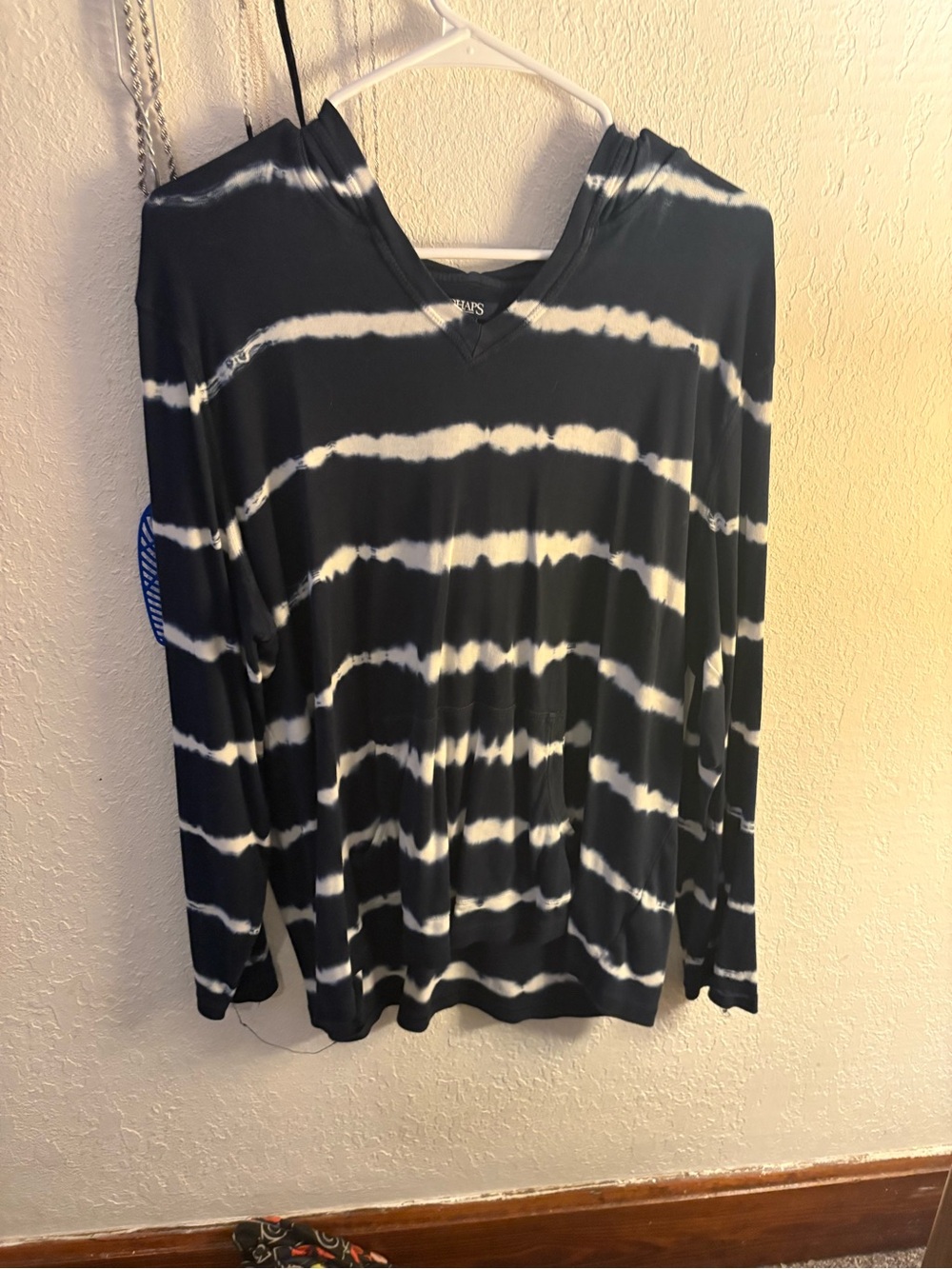 Chaps Black and White Tie-Dye Hooded V-Neck Top